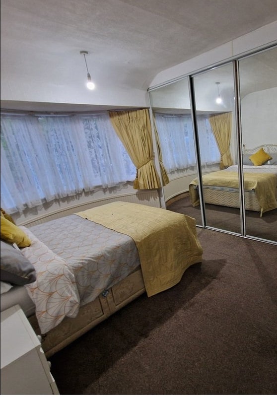 Room Wentworth Hill in Greater London
