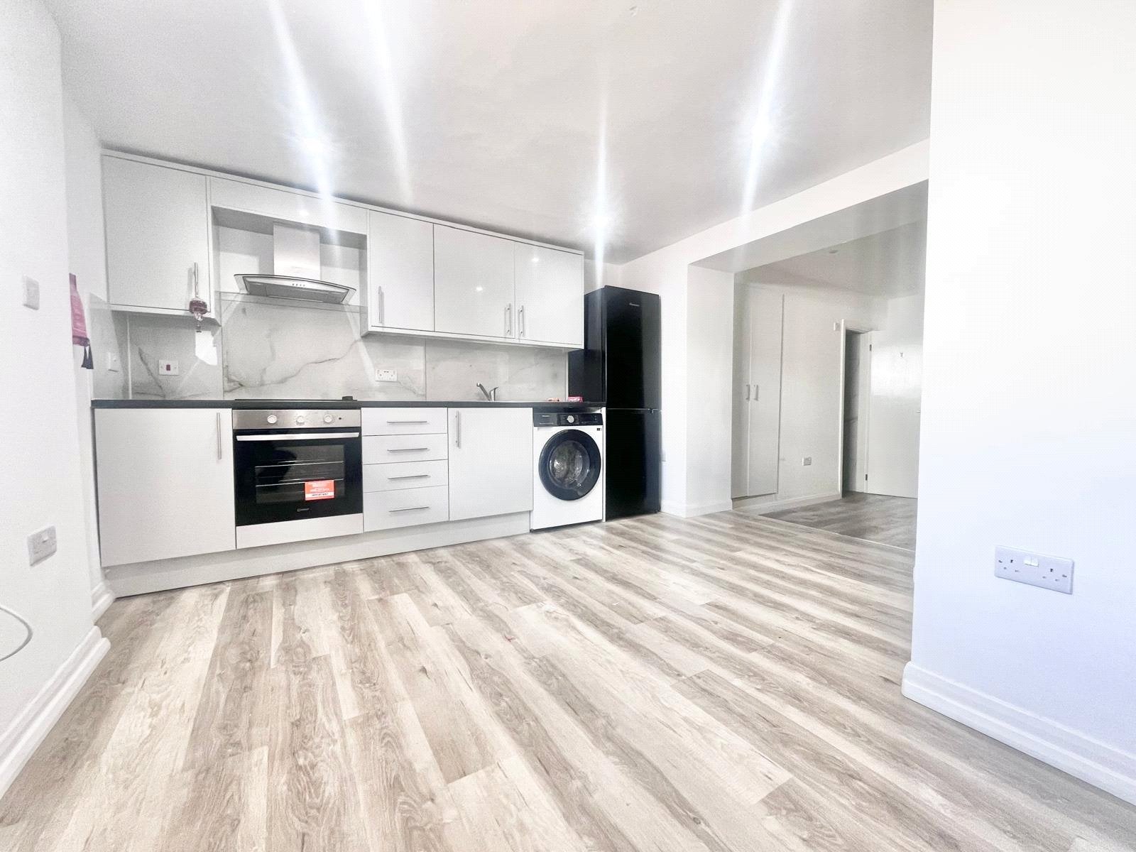 Flat Hanworth Road in Greater London