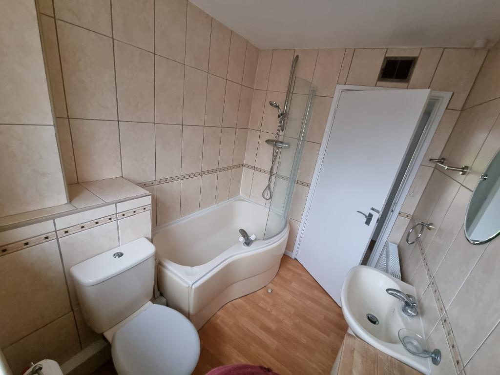 Flat Cotelands in Greater London