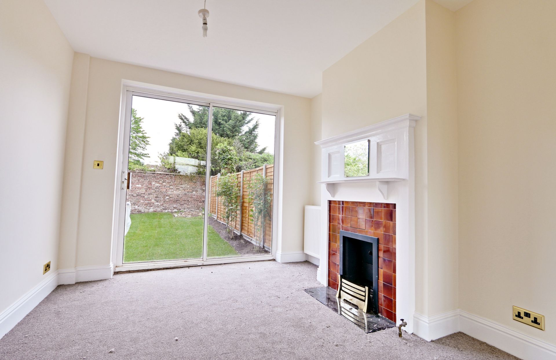 House Chestnut Grove in Greater London