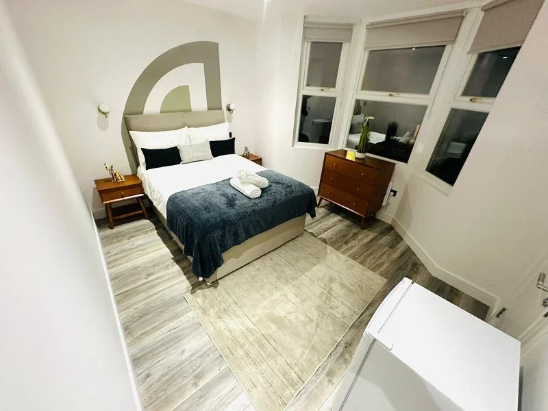 Room Perran Road in Greater London