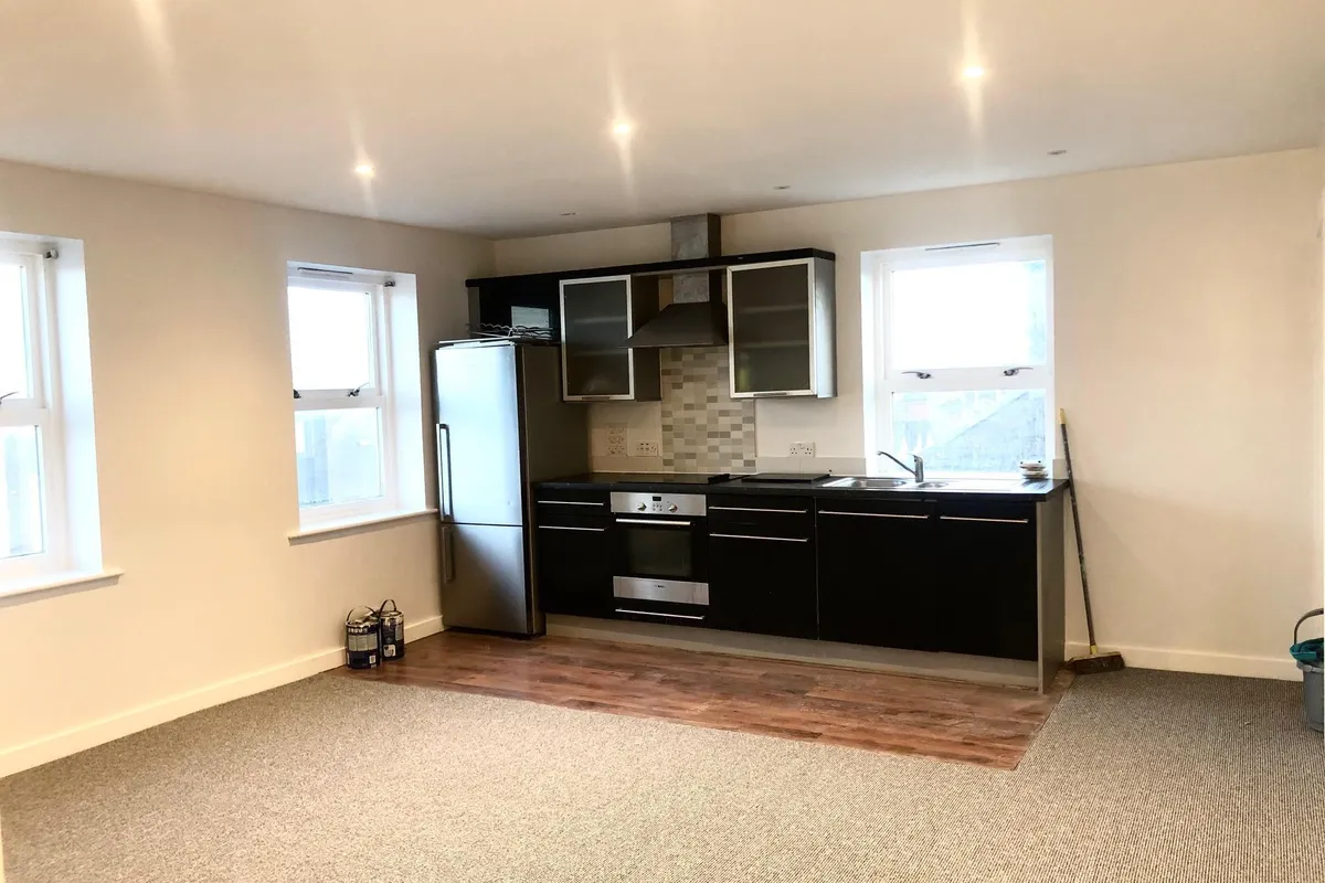 Flat Woodford Road in Watford