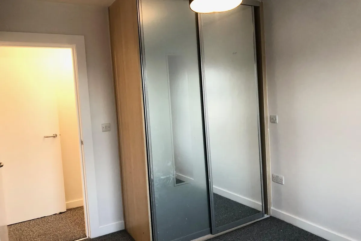 Flat Woodford Road in Watford