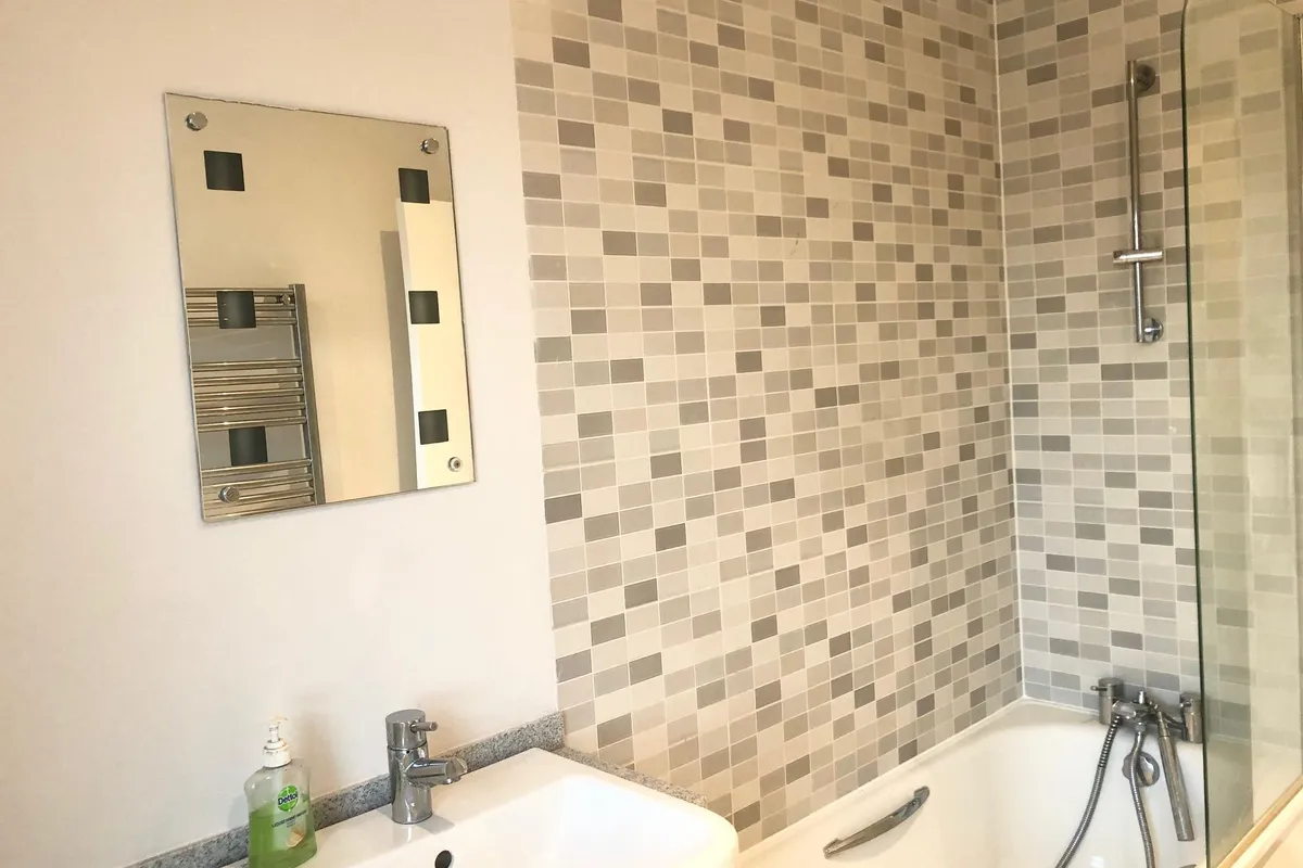 Flat Woodford Road in Watford