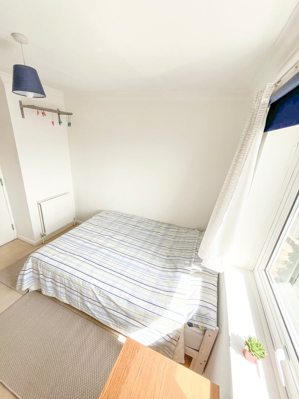 Room Old Road in Leighton Buzzard
