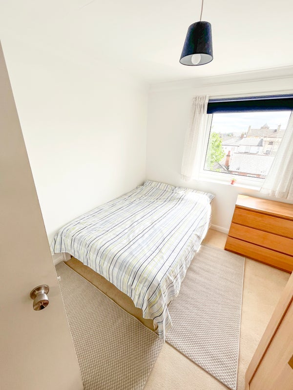 Room Old Road in Leighton Buzzard