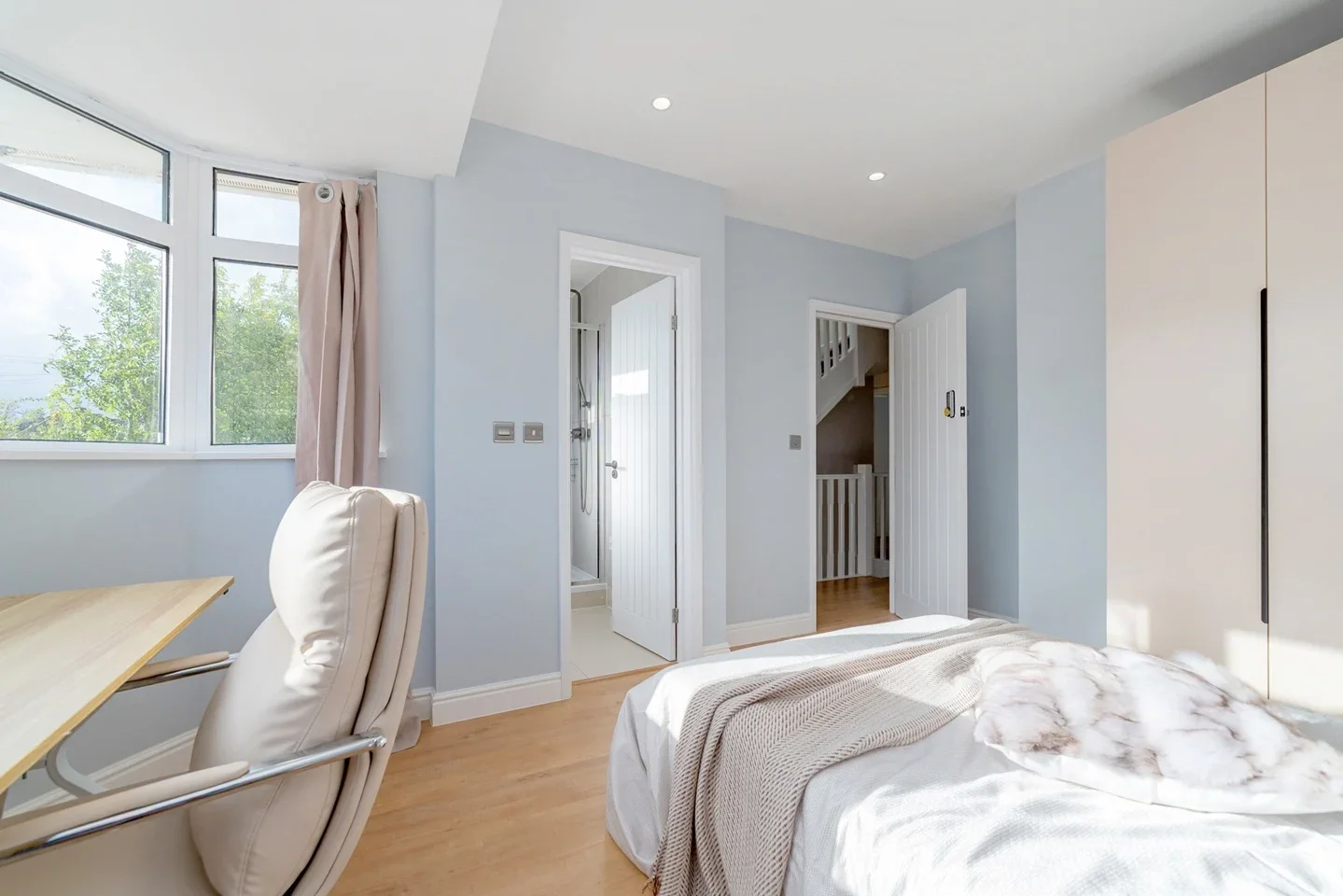 Room Tennyson Avenue in Greater London