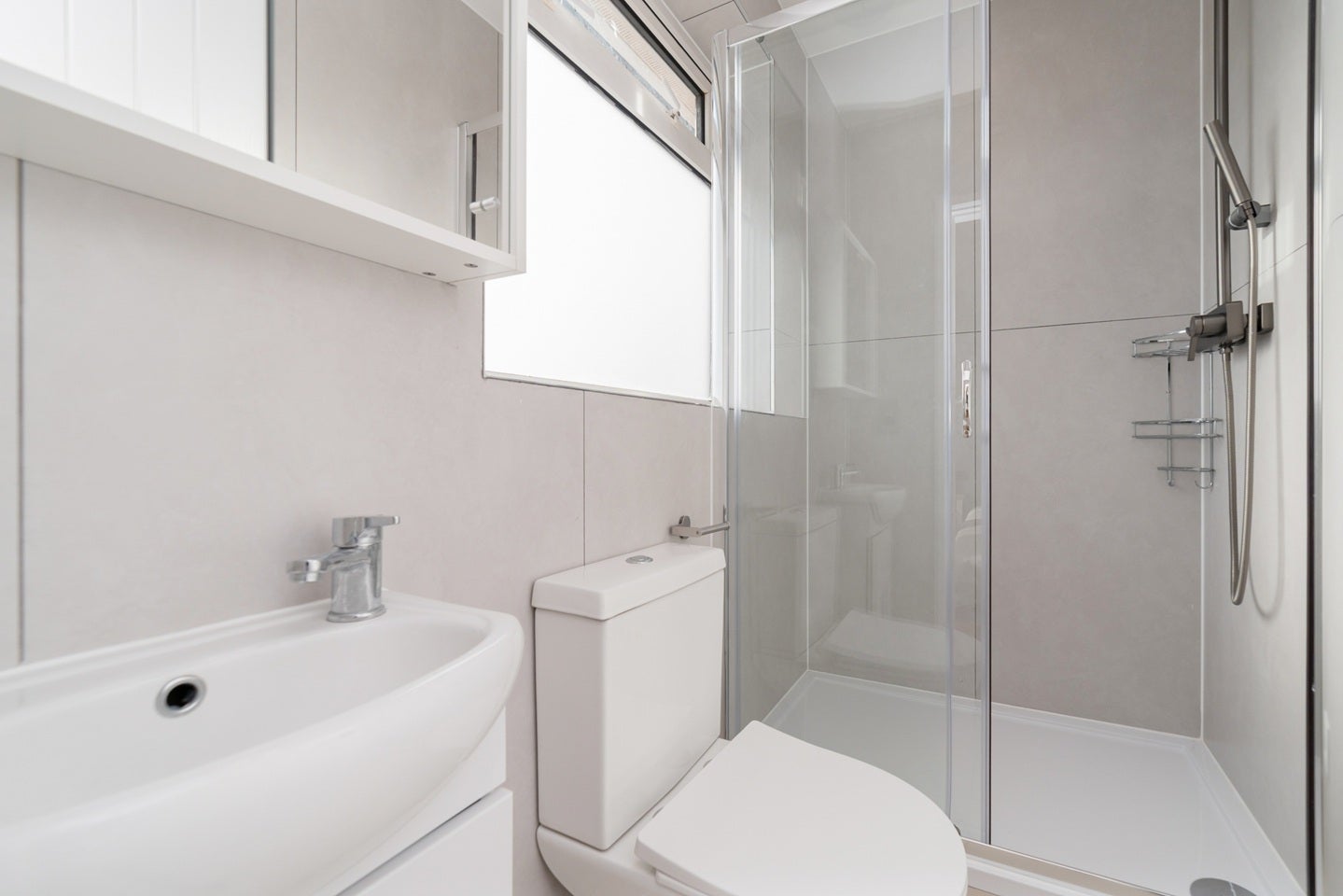 Room Tennyson Avenue in Greater London