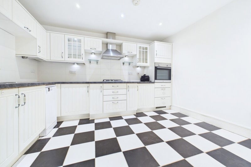 Flat Lillington Road in Royal Leamington Spa