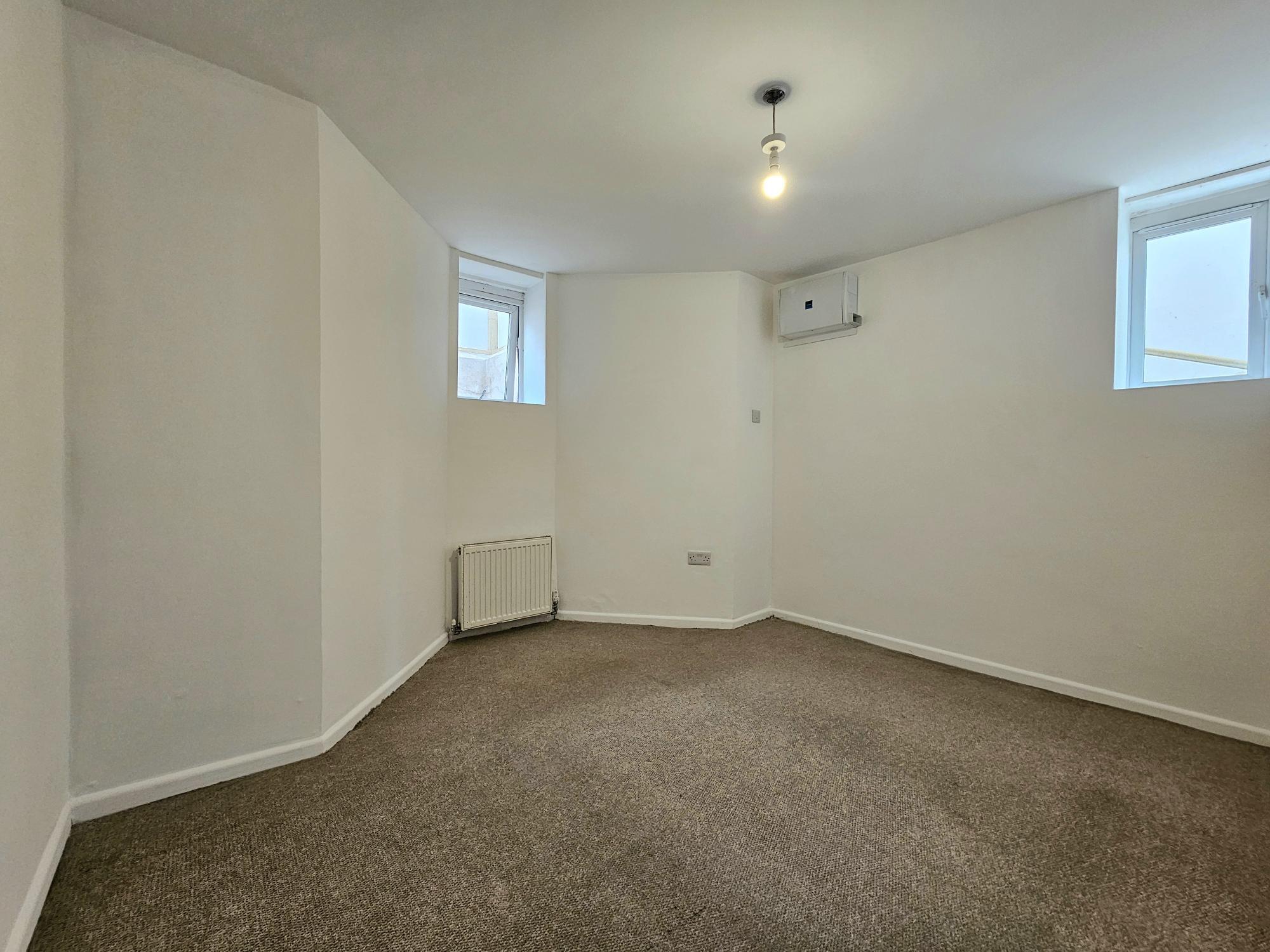 Flat Conway Road in Paignton