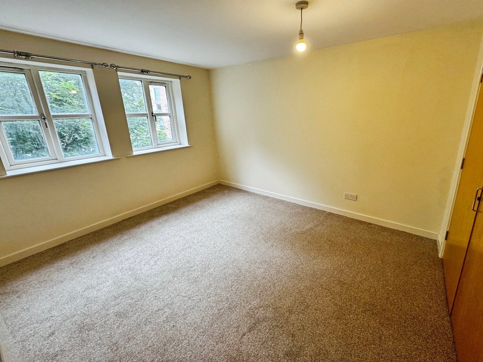 Flat Turlow Court in Leeds