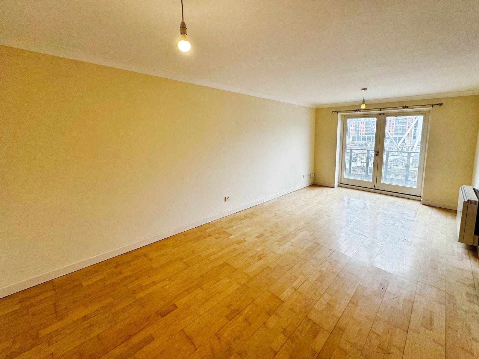 Flat Turlow Court in Leeds