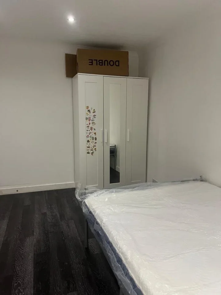 Room Tudor Road in Greater London