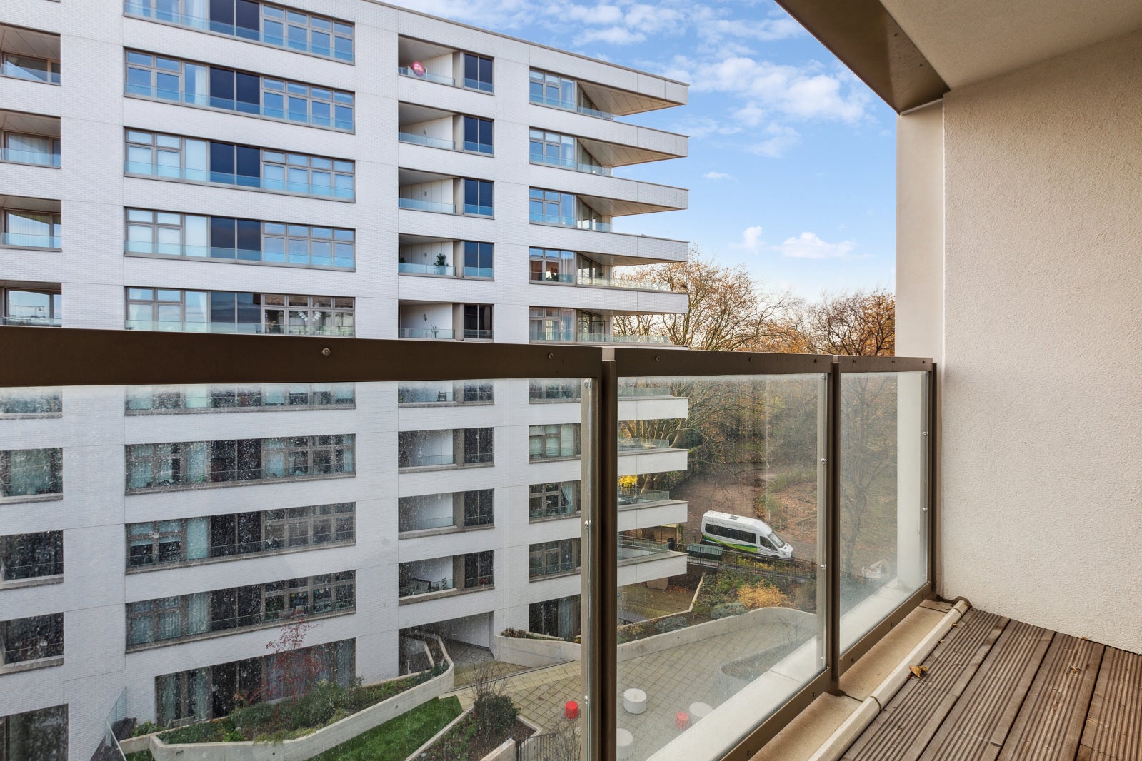 Flat Market Road in Greater London