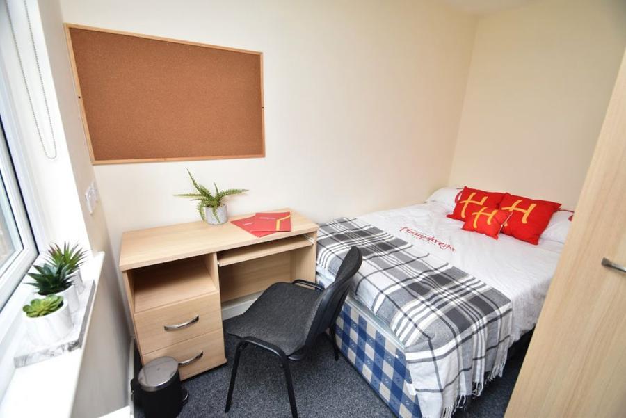 Room Oswald Court in Durham