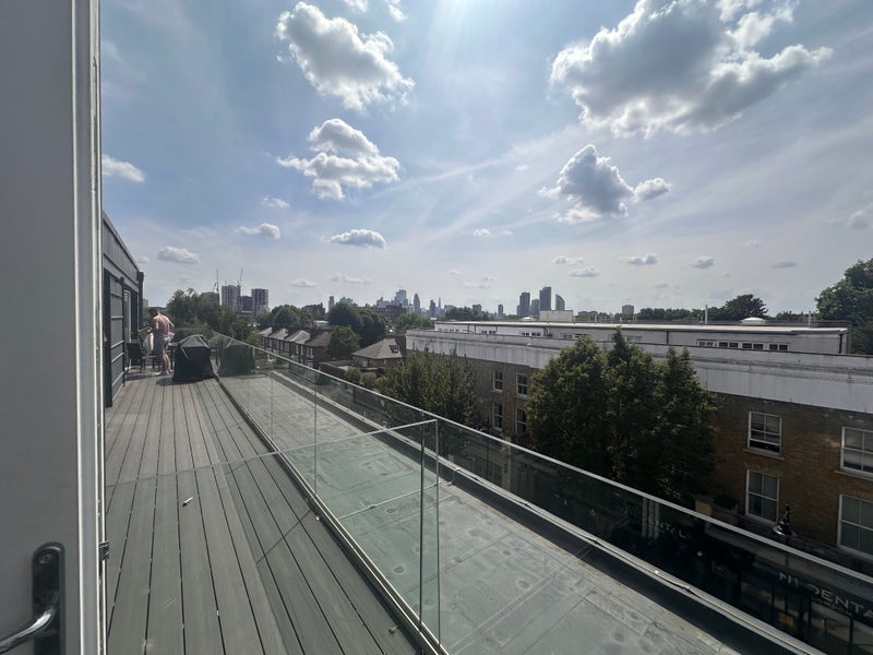 Room Lindsey Mews in Greater London