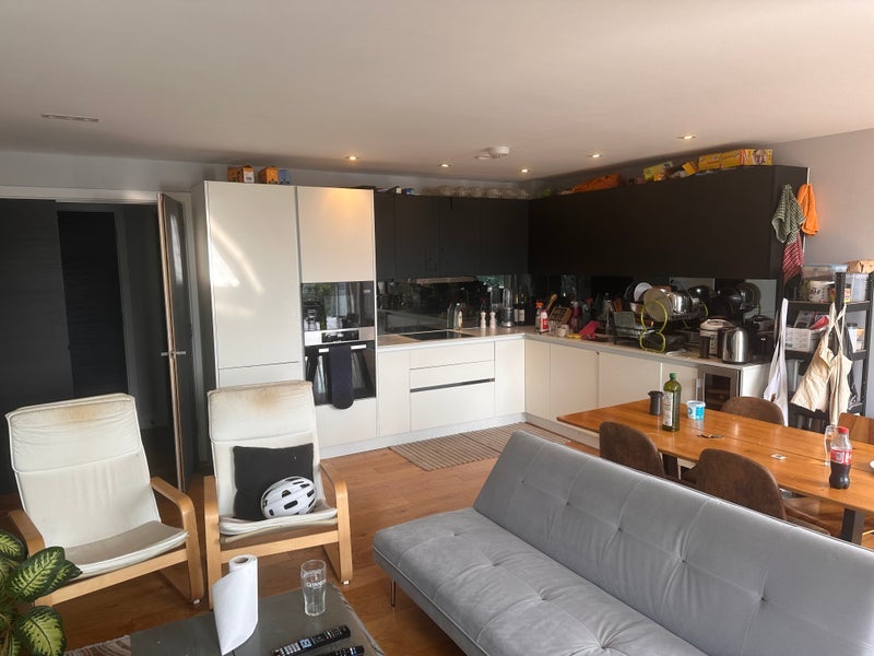 Room Lindsey Mews in Greater London