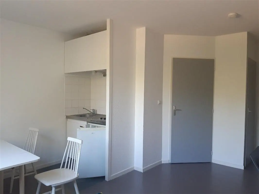Room Rue Louis Aragon in Valence