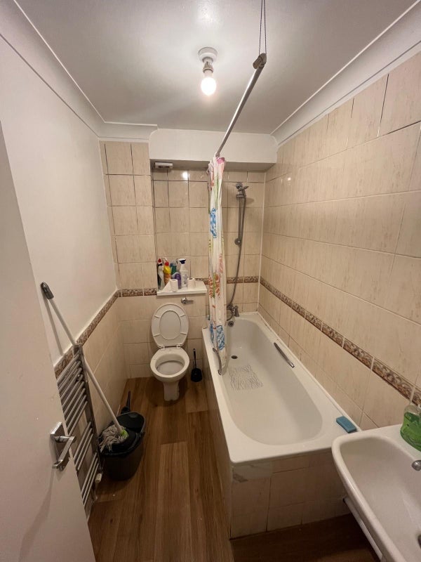Room Surrey Gardens in Greater London