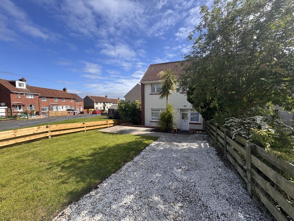 House Annfield Glen Road in Alloway