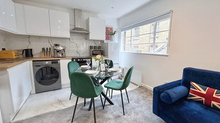 Flat Tonbridge Street in Greater London