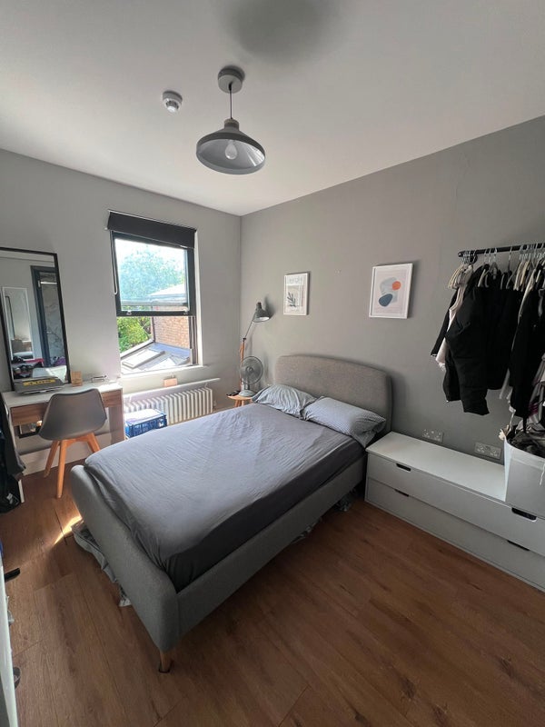 Room Trehurst Street in Greater London