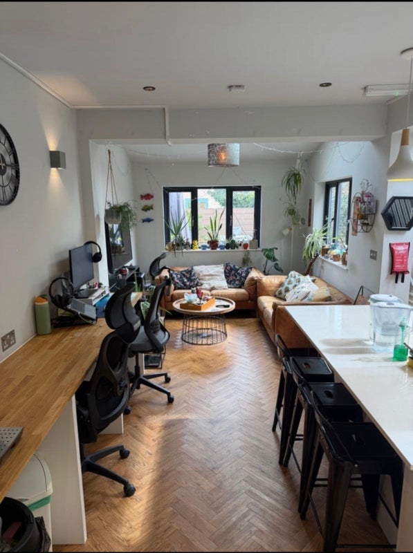 Room Trehurst Street in Greater London