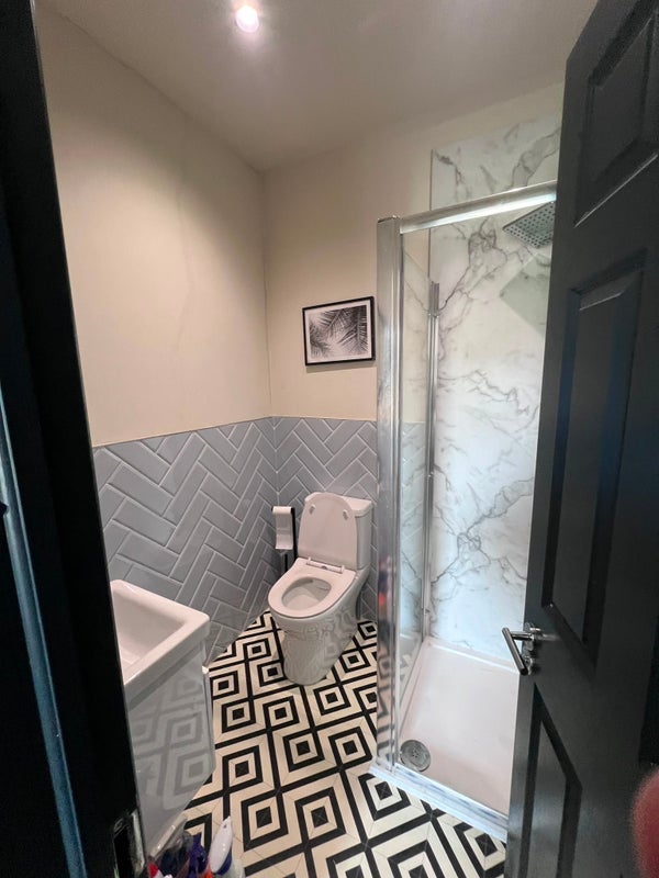 Room Trehurst Street in Greater London
