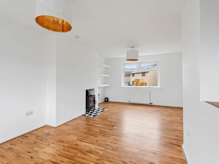 House Dolphin Avenue in City of Edinburgh