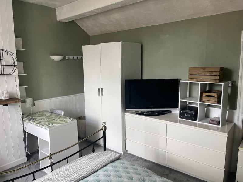 Room Alverthorpe Road in Wakefield