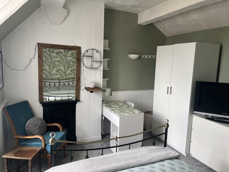 Room Alverthorpe Road in Wakefield