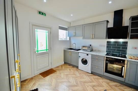 Flat Duke Street in Ashfield