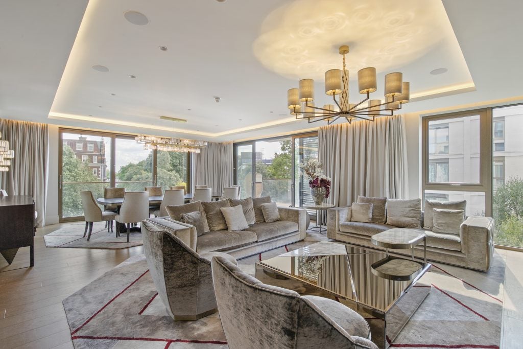 Flat Campden Hill in Greater London