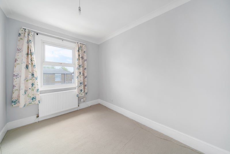 Flat Wimbledon Park Road in Greater London
