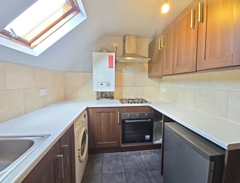 Flat Wokingham Road in Reading