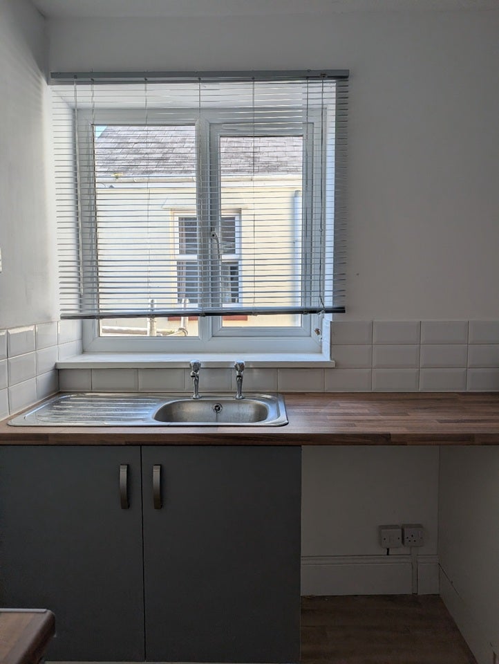 Flat Clarence Place in Plymouth