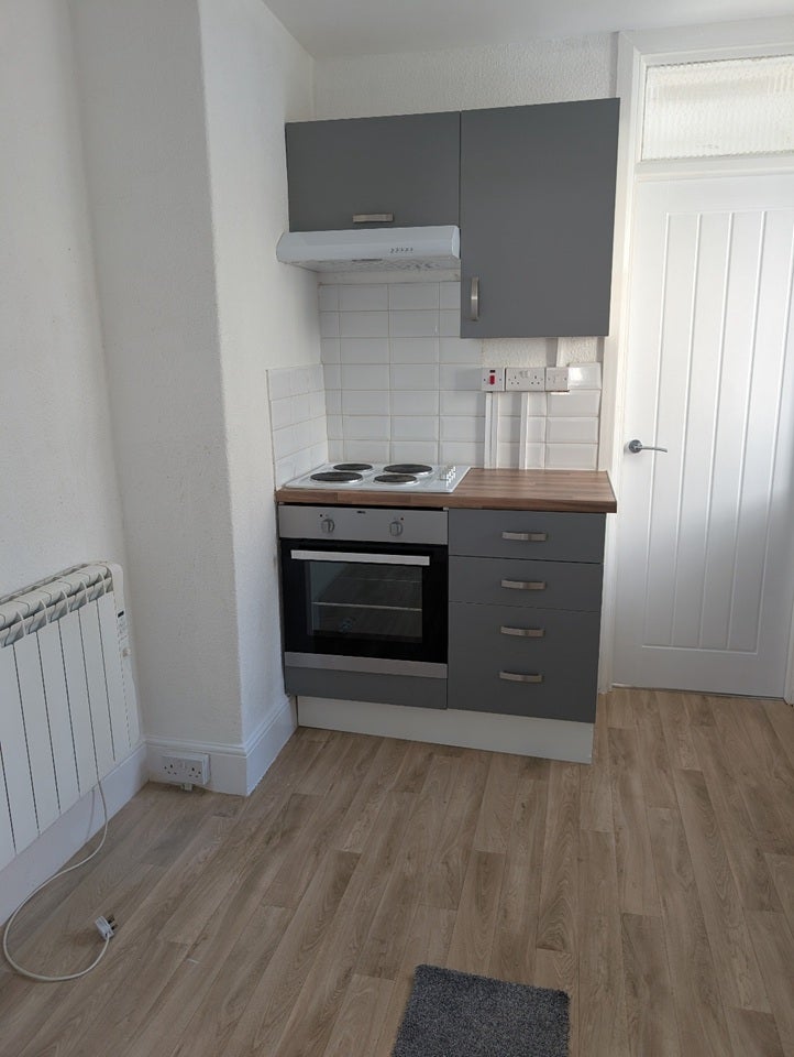 Flat Clarence Place in Plymouth