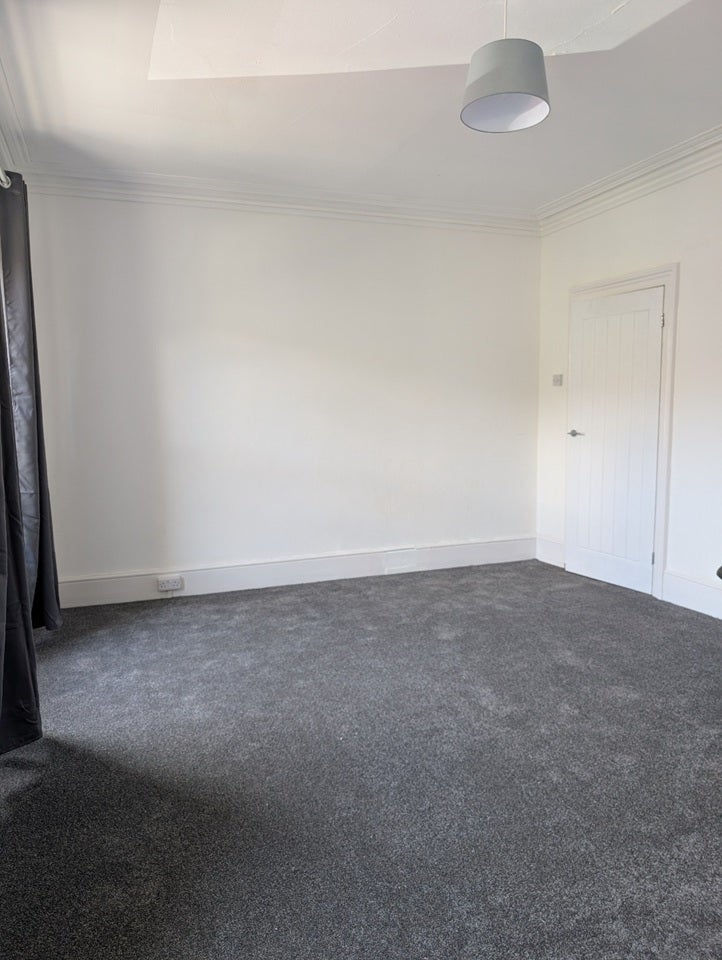 Flat Clarence Place in Plymouth