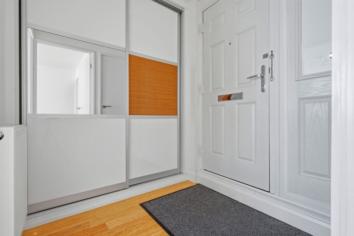 Flat Athlone Square in Windsor