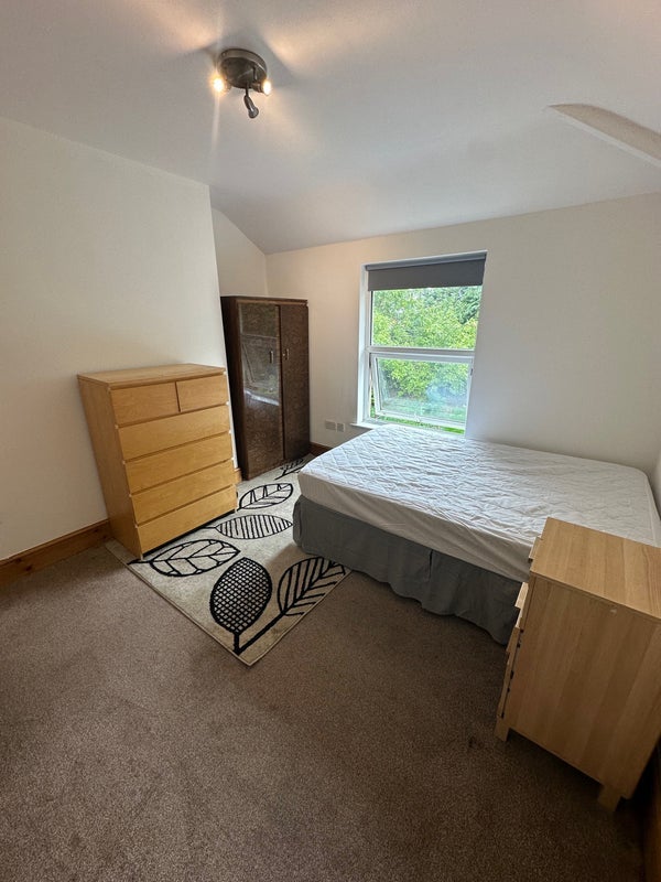 Room Green Lanes in Birmingham