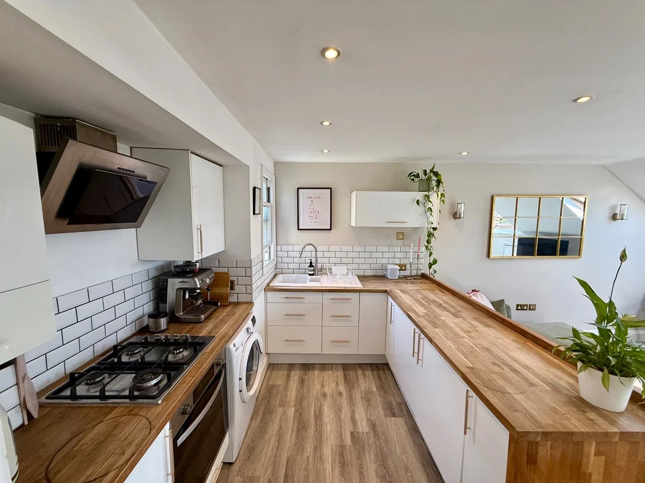 Flat Kingscourt Road in Greater London