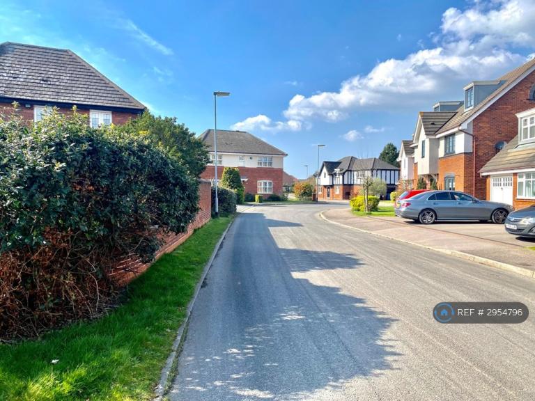 Room Wyndham Wood Close in Lichfield