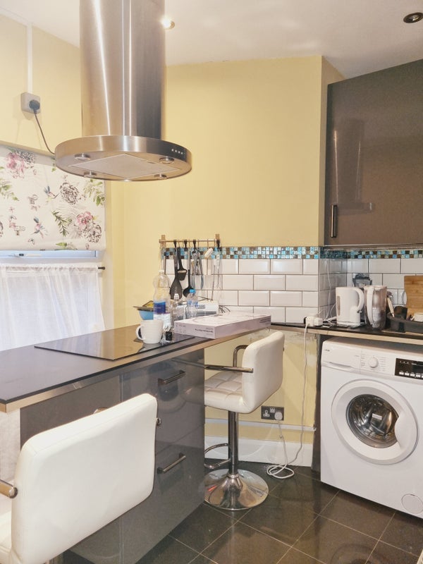 Room Woodland Road in Greater London