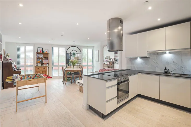 Flat Salamanca Place in Greater London