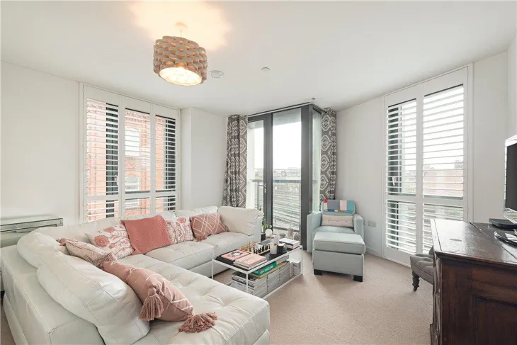 Flat Salamanca Place in Greater London