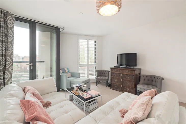 Flat Salamanca Place in Greater London
