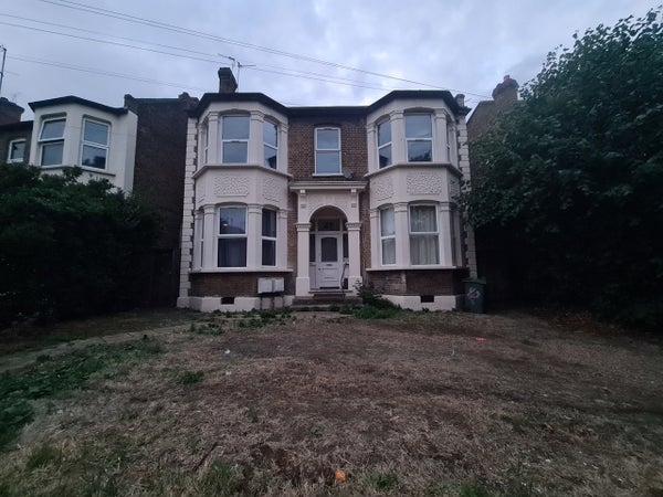House Bulwer Road in London