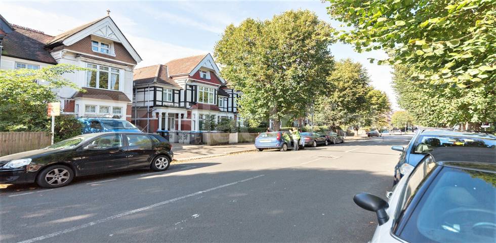House Iverson Road in Greater London
