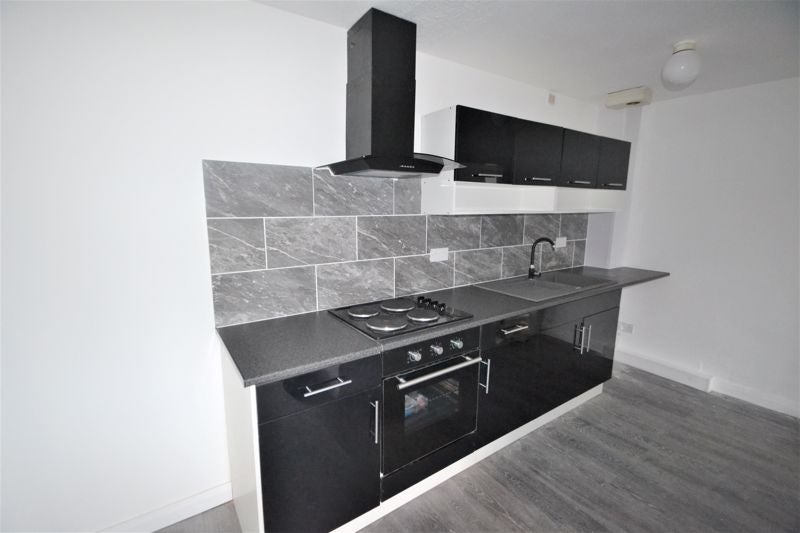 Flat Moorfield Chase in Farnworth