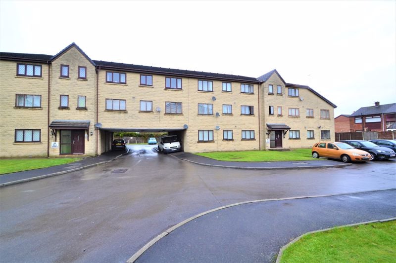Flat Moorfield Chase in Farnworth